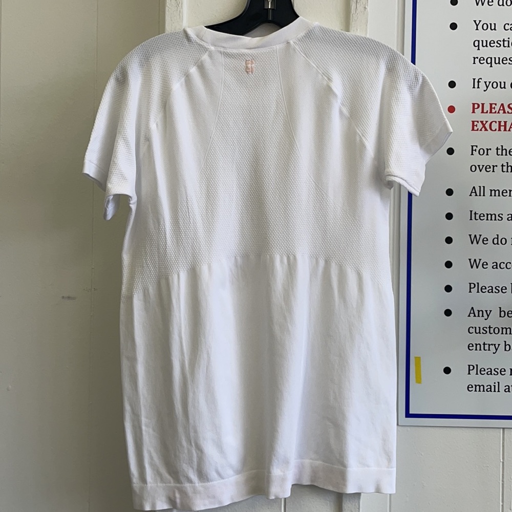 Sweaty Betty Athlete Seamless Workout T-shirt - Picture 4 of 6